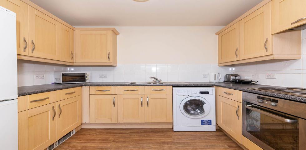 			1 Bedroom, 1 bath, 1 reception Apartment			 Cline Road, Bounds Green